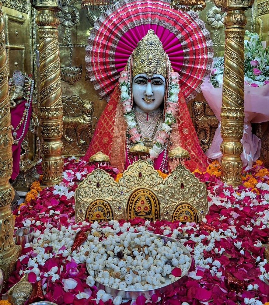 Shardiya Navratri 2025 नवरात्रे माता मनसा देवी की पहले दिन के नवरात्रि की अलौकिक तस्वीर के करें दर्शन